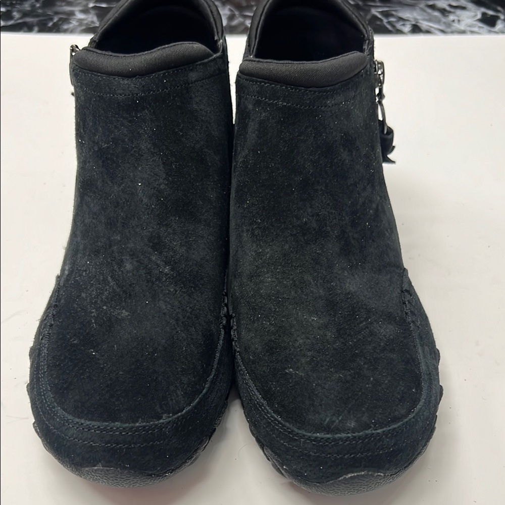 Skechers Black Loafers Slip-Ons Comfortable Shoes